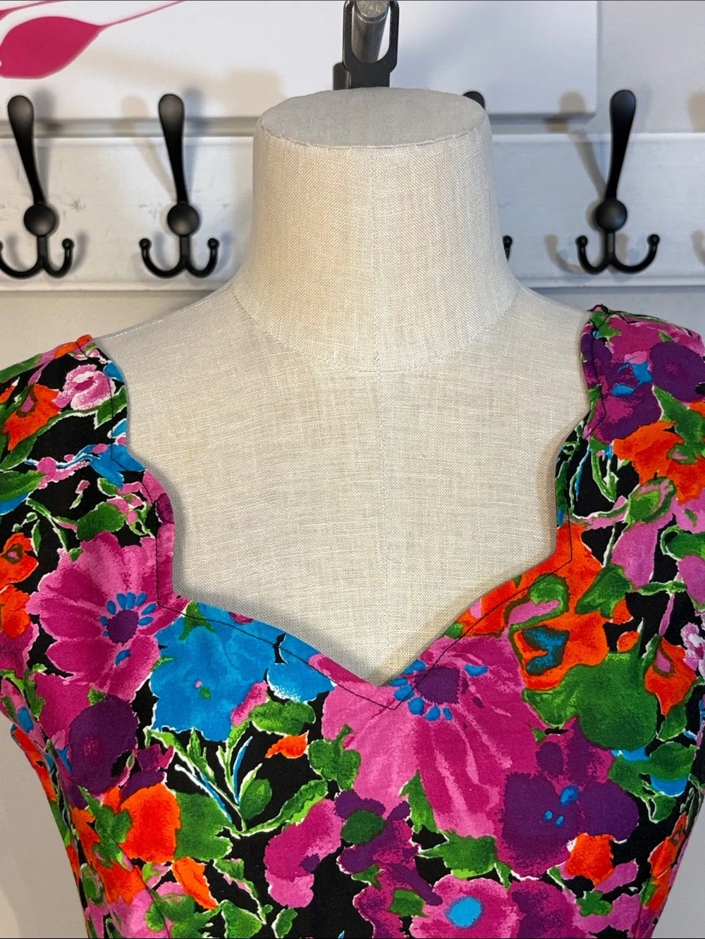Vintage Floral Cotton Sweetheart Mini Dress in Multi-Color - Picture 2 of 7